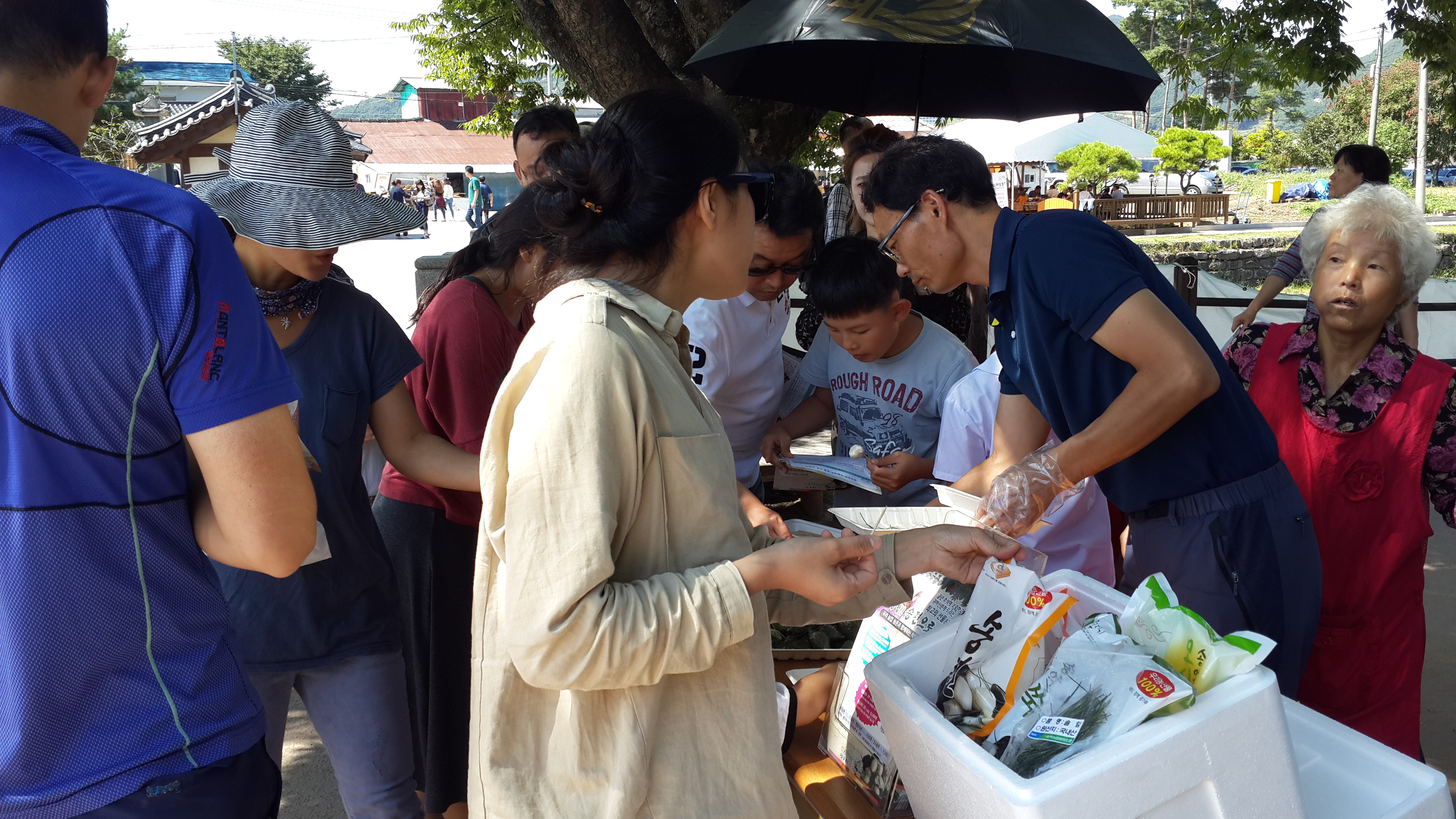 추석 송편 시식행사 실시 대표 이미지